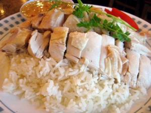Quang Nam’s Chicken Rice - a Delectably Spicy Treat